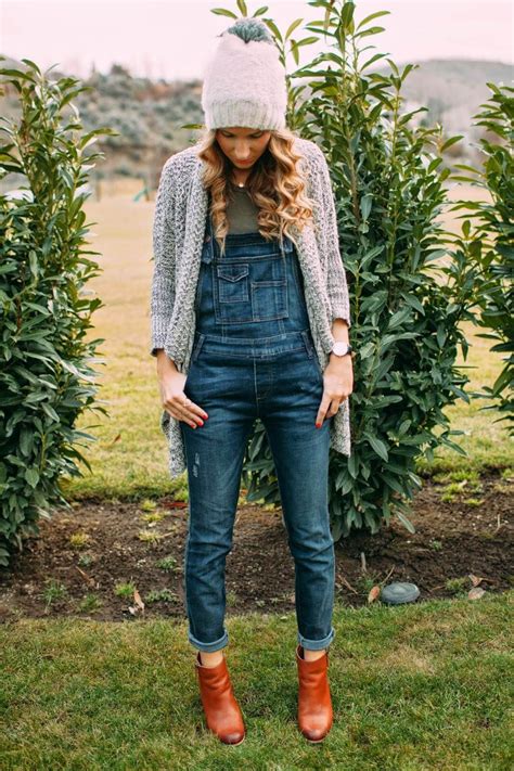 7 Stylish Ways To Wear A Hat This Fall Trendy Overalls Overalls