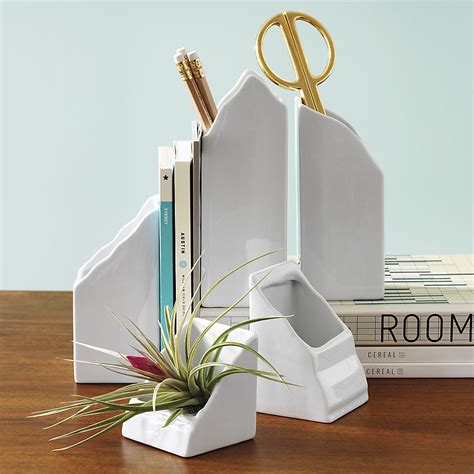 Useful Desk Accessories For Modern Offices