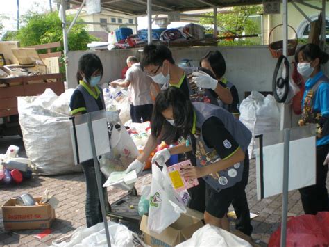 The buddhist compassion relief tzu chi foundation has been promoting recycling in singapore since 2006. #Malaysia