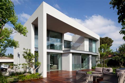 Striking street presence, the envy of all neighbours. Living in Contemporary Two Storey House Design - Posh and ...