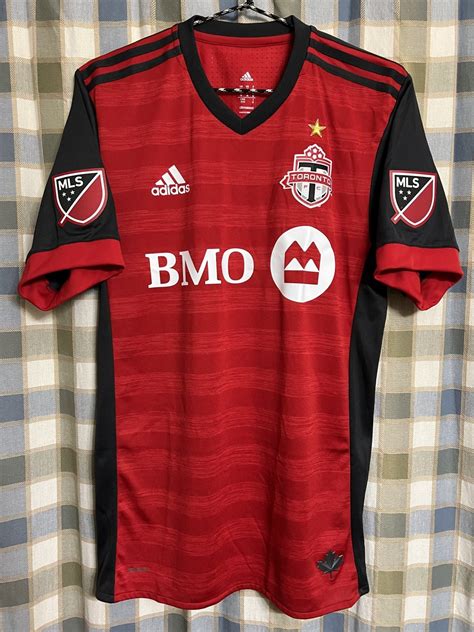 Toronto FC Home football shirt 2017 - 2018. Sponsored by BMO