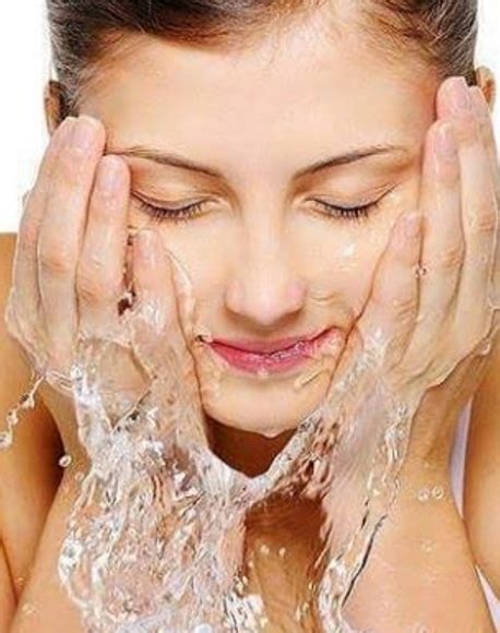 5 Face Washes For Oily Skin