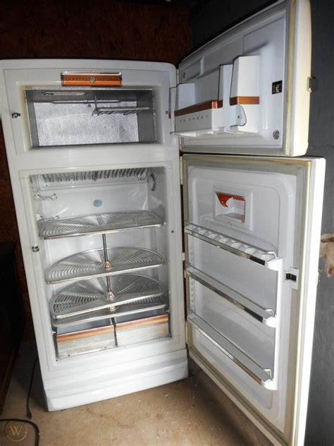 S General Electric Refrigerator