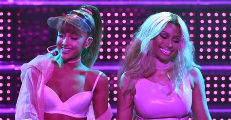 Ariana Grande Nicki Minaj Perform Side To Side At Vmas Toya Z