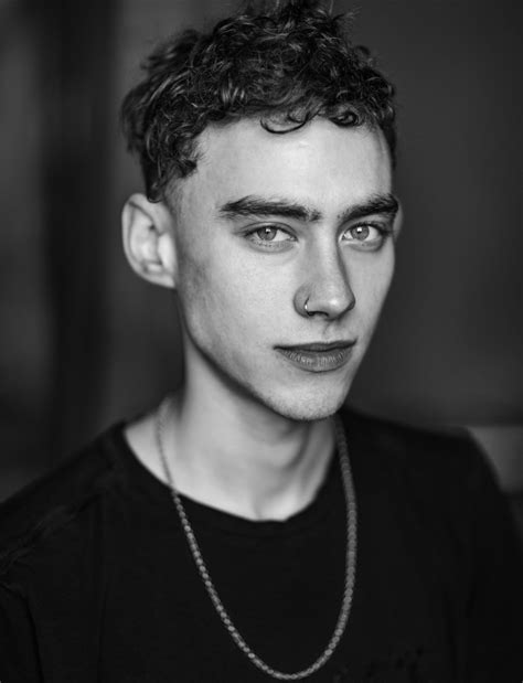 Olly alexander performing lucky escape at the o2 arena in 2018 in september 2018, alexander won gq ' s award live act of the year. Poze Olly Alexander - Actor - Poza 5 din 8 - CineMagia.ro