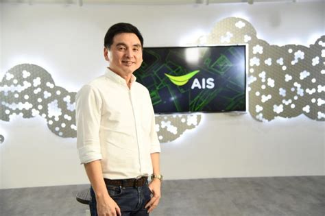 เรื่องเล่าเช้านี้ สรยุทธ เปรียบเทียบ วัคซีนซิโนฟาร์ม vs วัคซีนโมเดอร์นา มาทีหลังดังกว่า วัคซีนซิโนฟาร์ม ใช้เวลา 18 วัน พร้อมฉีดให้ประชาชน โม. สมชัย เลิศสุทธิวงค์ "มืออาชีพ" ไม่มีทางลัด