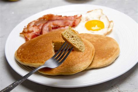 Almond Flour Keto Breakfast Pancakes Just 5 Ingredients Oh So Foodie