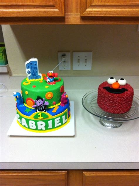Sesame Street Cake And Elmo Smash Cake Seaseme Street Birthday Party
