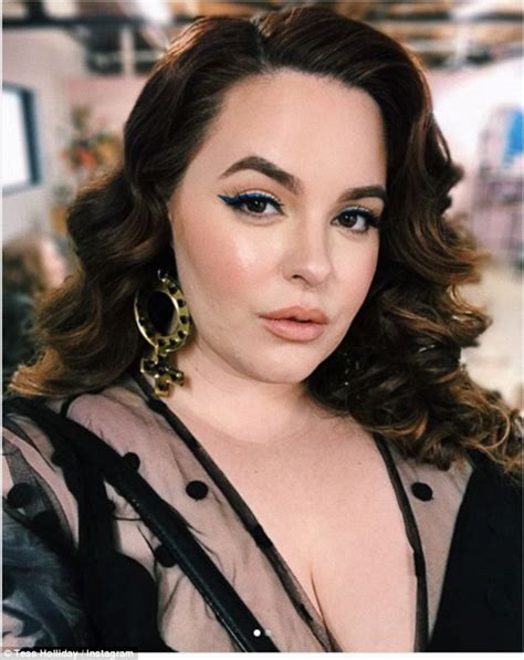 Size 22 Model Tess Holliday Wows In Plunging Sheer Dress Daily Mail