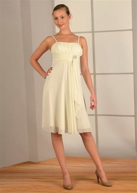 We are picked out some elegant and trendy dresses for your moms. Mother of the bride beach wedding dresses