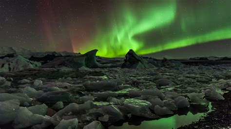 Natural Wonders Of The Northern Lights Hd Wallpaper 1 17 1366x768