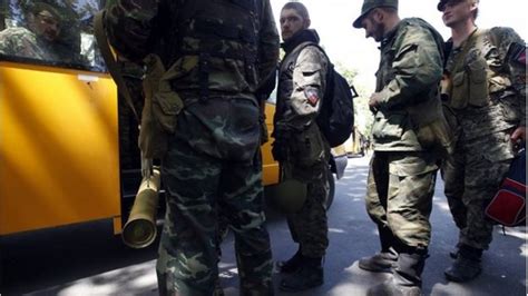 ukraine crisis donetsk rebels in mass withdrawal bbc news