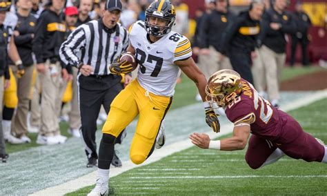 Freed From Iowas Old School Offense Noah Fant Could Be The Nfls Next