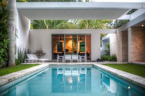 33 Pool Houses With Contemporary Patio