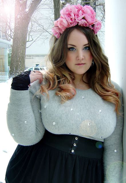 Curvy Girl On A Budget Style Crush Courtney Mina Of The The Glitter