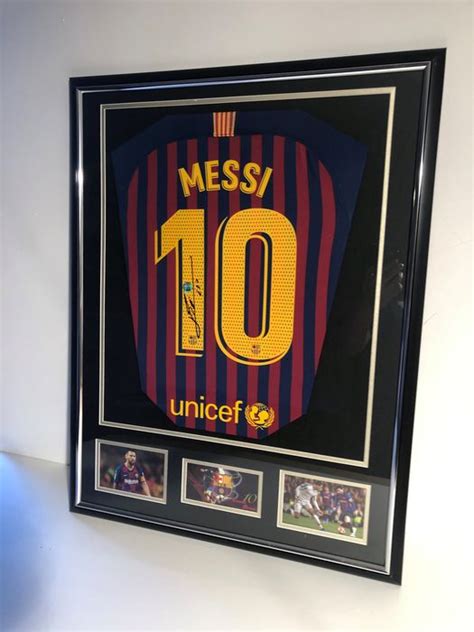 Nike fc barcelona trikot, mit der beflockung 10 lionel messi aus der spielzeit 2013/14 verfügbar in den herrengrößen m. FC Barcelona - Spanische Fußball-Liga - Lionel Messi ...