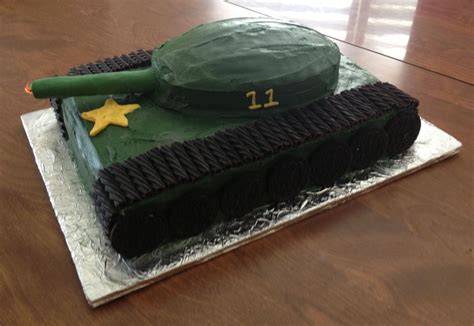 Camo cake design reflects army's attire that camouflages with their surroundings. Army Tank cake (With images) | Army birthday cakes, Army ...
