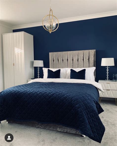 If you're looking for blue bedroom ideas, you've come to the right place. Navy bedroom in 2020 | Gray master bedroom, Blue master ...
