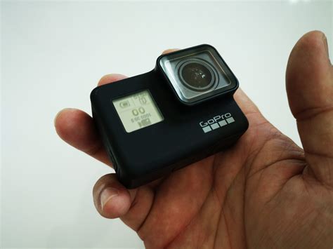 The gopro magnetic swivel clip combines several different options for easily attaching your gopro to a variety of places on the go. Hands on: GoPro Hero 7 Black - Techgoondu Techgoondu