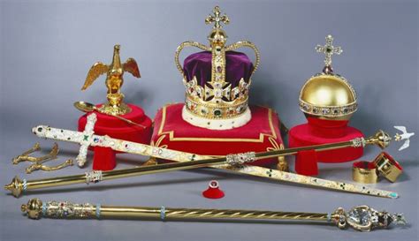 Queen elizabeth ii was formally crowned the monarch of the united kingdom on june 2, 1953. TradCatKnight: Symbols of Monarchy: the orb and sceptre