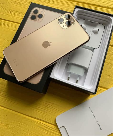 Увеличенный дисплей super retina xdr 6,7 дюйма. iPhone 11 pro Max in Gold Unboxing | Apple smartphone ...