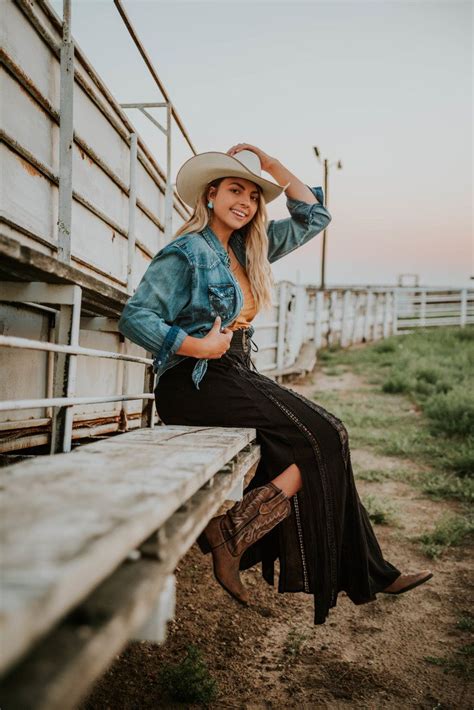 Miss Miller S Photography — Full Circle Western Fashion Photoshoot Senior Picture Outfits