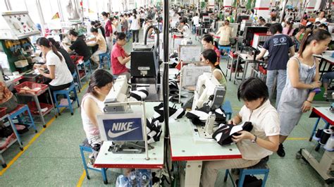 Les Condition De Travail Des Ouvriers - En Chine, des dizaines de milliers d'ouvriers en grève dans une usine