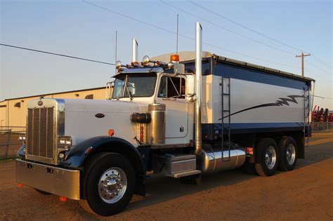 1986 Peterbilt Tandem Grain Truck