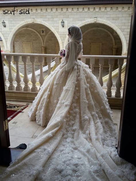 Luxury Russian Ball Gown Princess Flowers Lace Crystal Wedding Dress Long Sleeves Rhinestones