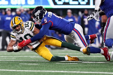 Green Bay Packers Suffer Deflating 24 22 Loss To New York Giants With Critical Mistakes And