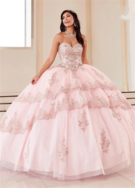 2021 Blush Pink Champagne Sweetheart Quinceanera Dresses Ball Gown Prom