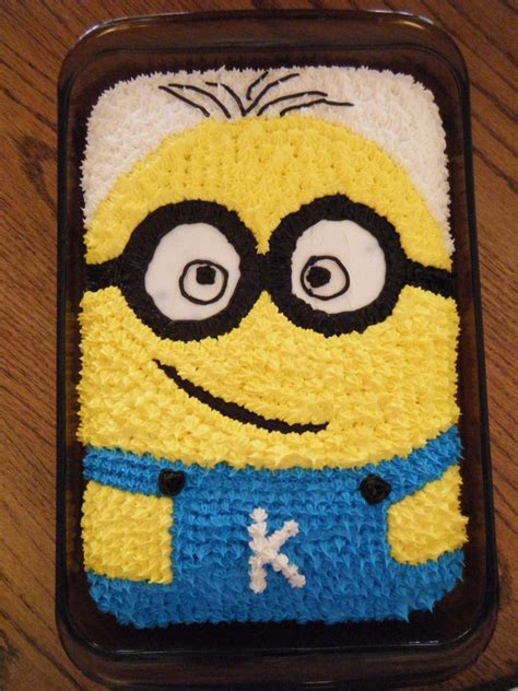 Check out these super fun top minion cakes. Happy Tummy!: Minion Cakes