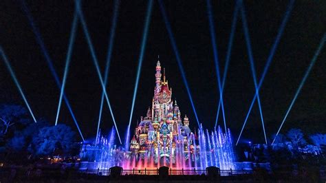 ‘momentous Nighttime Spectacular Debuts At Hong Kong Disneyland
