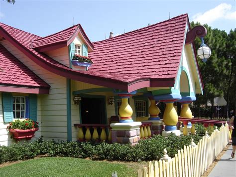Disney Vacation Kingdom Mickeys House Exterior
