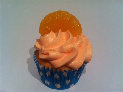 cupcakes de naranja con frosting de naranja al cointreau cupcakes de naranja cupcakes naranja