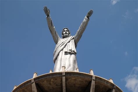 Patung Yesus Tertinggi di Dunia Pindah ke Indonesia ...