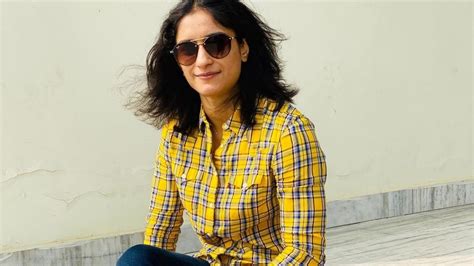 Babita is the daughter of wrestler and dronacharya award recipient mahavir singh phogat. Vinesh Phogat (Wrestler) Height, Weight, Age, Affairs ...