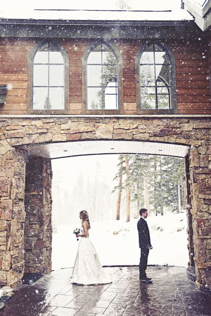 6 Stunning Winter Wedding Photos