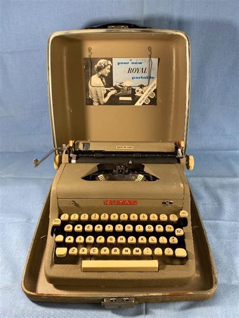 Vintage Royal Portable Typewriter Quiet Deluxe