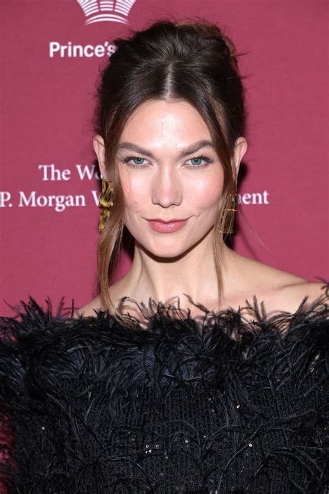 Karlie Kloss Style Best Dresses Outfits And Photos