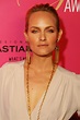 Amber Valletta - Wikipedia