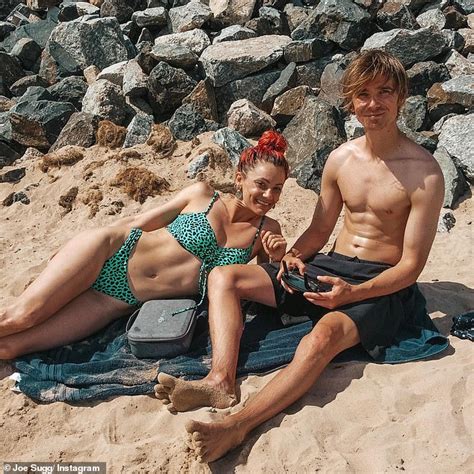 Joe Sugg And Dianne Buswell Show Off Their Toned Physiques During Beach
