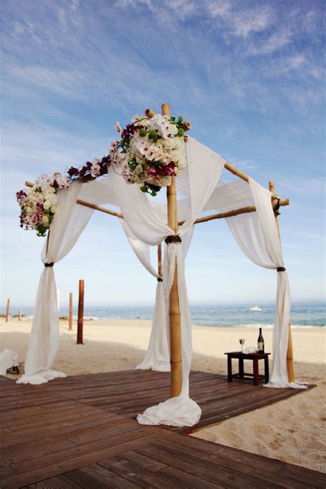 Want to give your beach wedding ceremony a little extra somethin' somethin'? Stunning Beach Wedding Ceremony Ideas - MODwedding