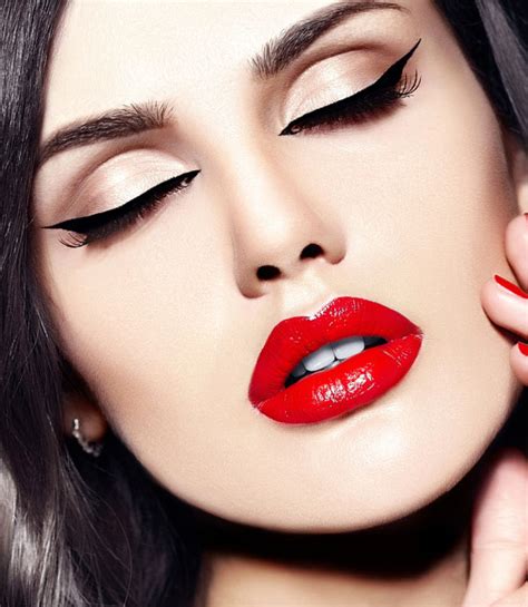 How To Get The Perfect Red Lips Wear And Cheer