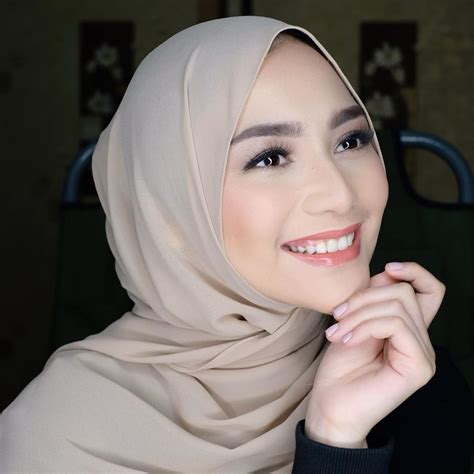 Wanita Muslim Tercantik Di Indonesia Irnisa