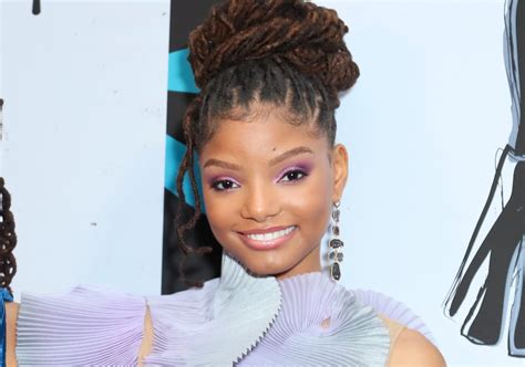 Immer auf dem neusten stand: Halle Bailey's 'Ariel' Casting Gets Support From Hollywood