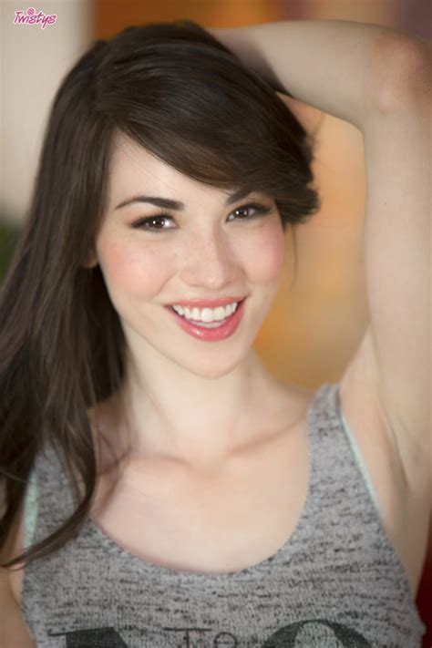 Height And Age Emily Grey Actress