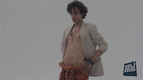 The Stars Come Out To Play Robert Sheehan New Shirtless Barefoot Pics