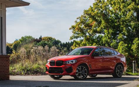Der q5 reagiert zwar mit einem leicht drängenden heck nach dem ersten anlenken, wird vom esp aber. Comparison - BMW X3 M40i 2019 - vs - BMW X4 M 2020 | SUV Drive