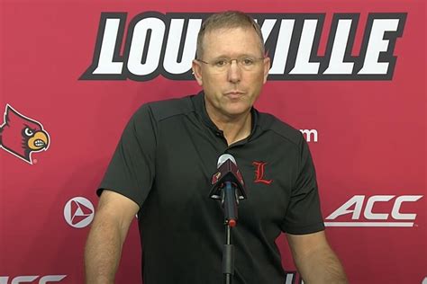 Cincinnati Hires Louisvilles Scott Satterfield As New Football Coach